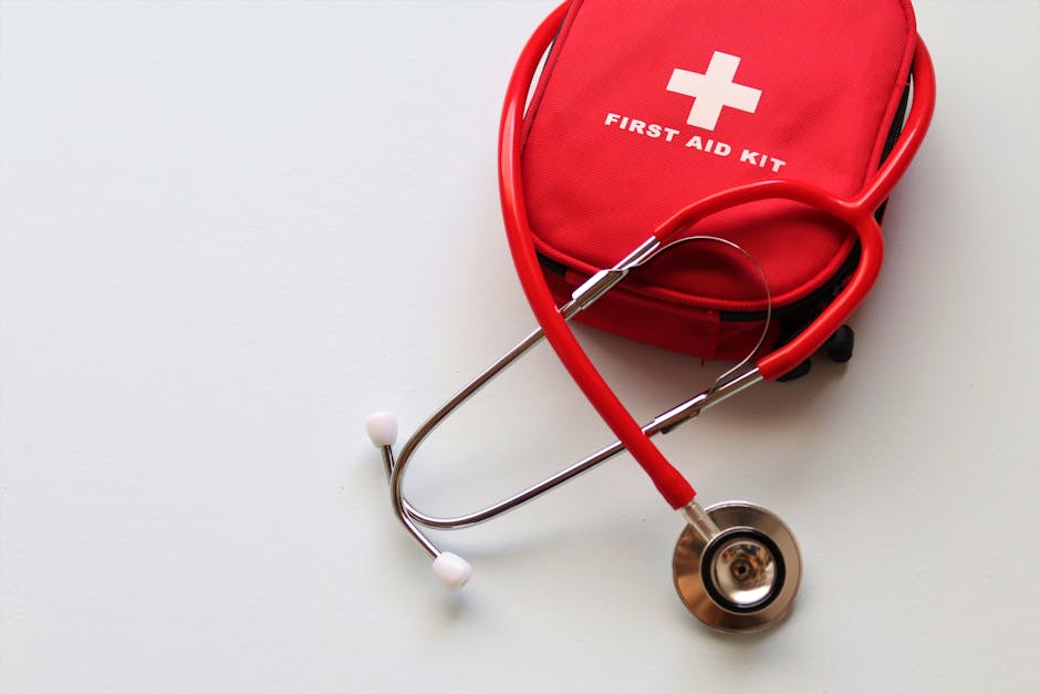 How to Choose the Right Emergency Shears for Your Medical Kit