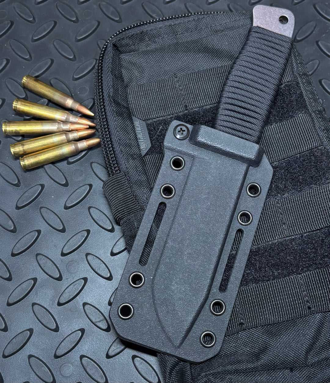 ROGAN Field Knife (Stealth) comes with belt clip