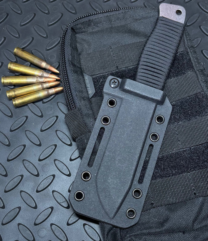 ROGAN Field Knife (Stealth) comes with belt clip
