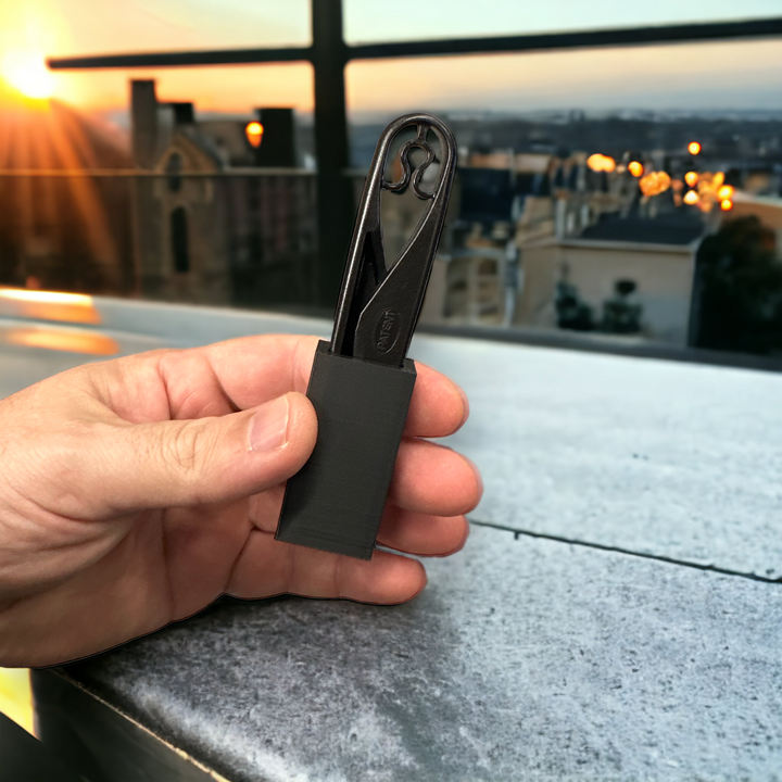 Black Embroidery Thread Snips | ONE SHEAR®