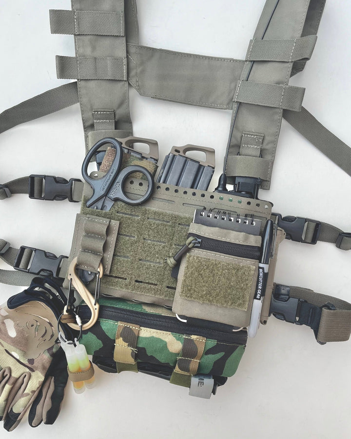[ZAP]-v Zippered Admin Pocket -(Velcro Backed)