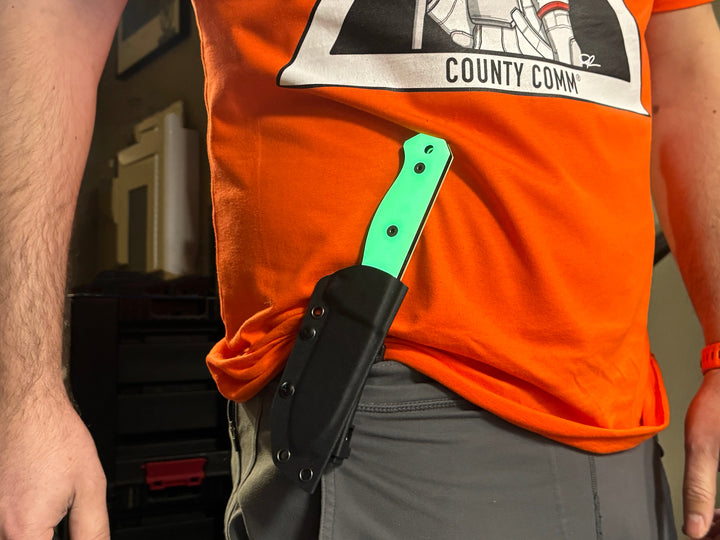 R4A - Ready 4 Action Knife / D2 Fixed Blade ( UGM GLOW Scales )