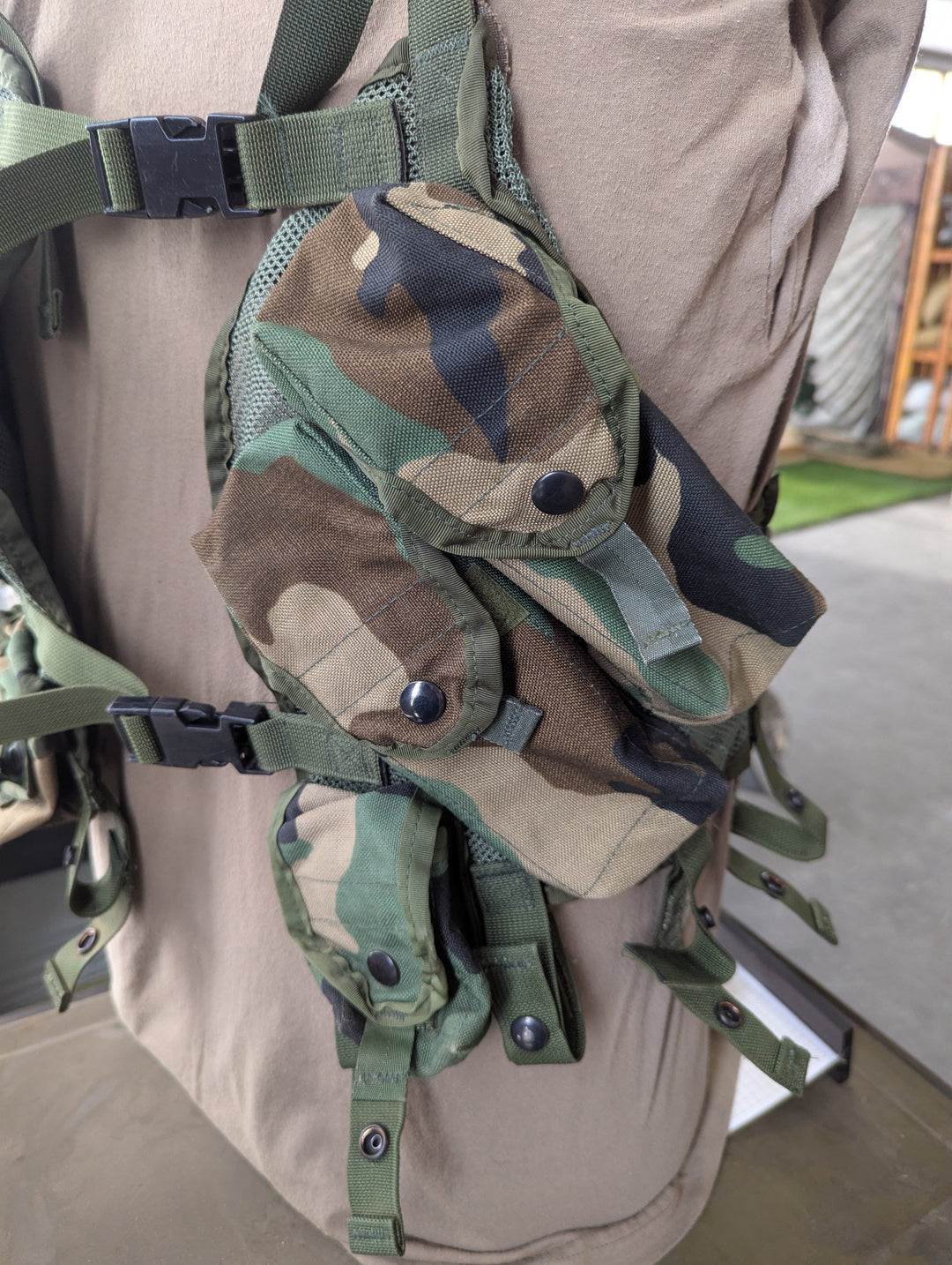 Tactical Load Bearing Vest