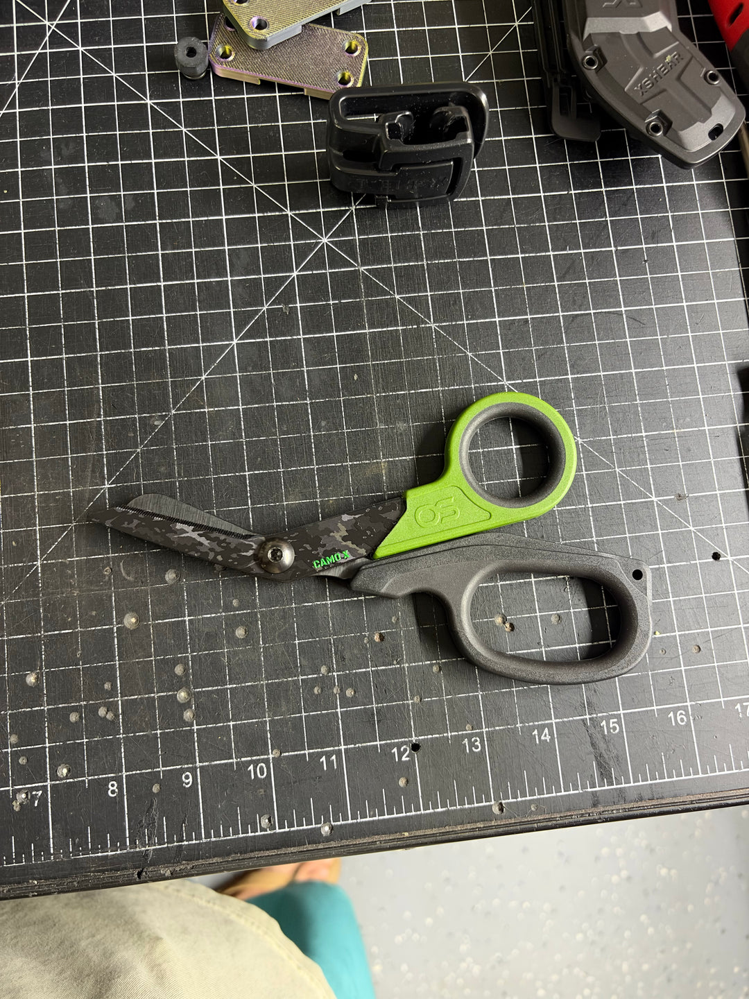 ONE SHEAR® Tier 1 Elite Camo X Edition DLC Trauma Shears, image 2