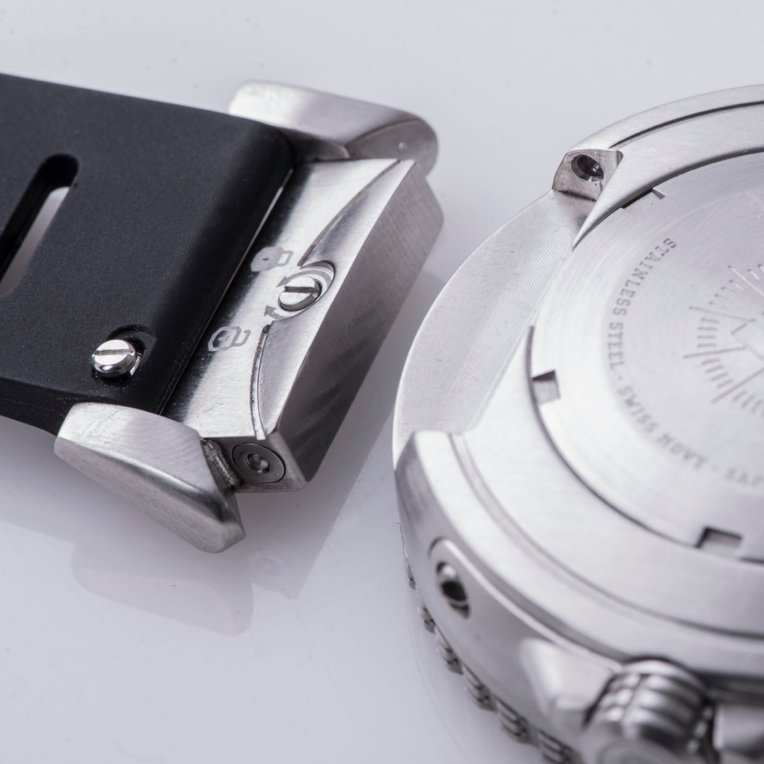 DV-01 - DIVE WATCH WITH SILICONE SPORT STRAP